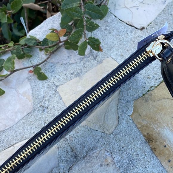 NWT Michael Kors Metallic signature wristlet - Picture 4 of 8